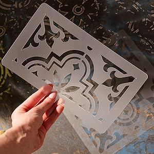 Stencil di plastica riutilizzabile tagliato di alta qualità.