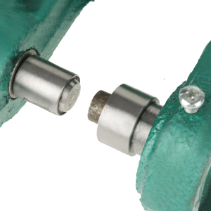 Pressa per occhielli