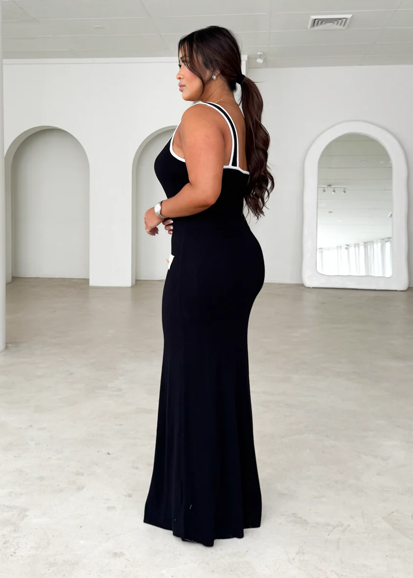 Praia Knit Maxi Dress - Black - Honorern