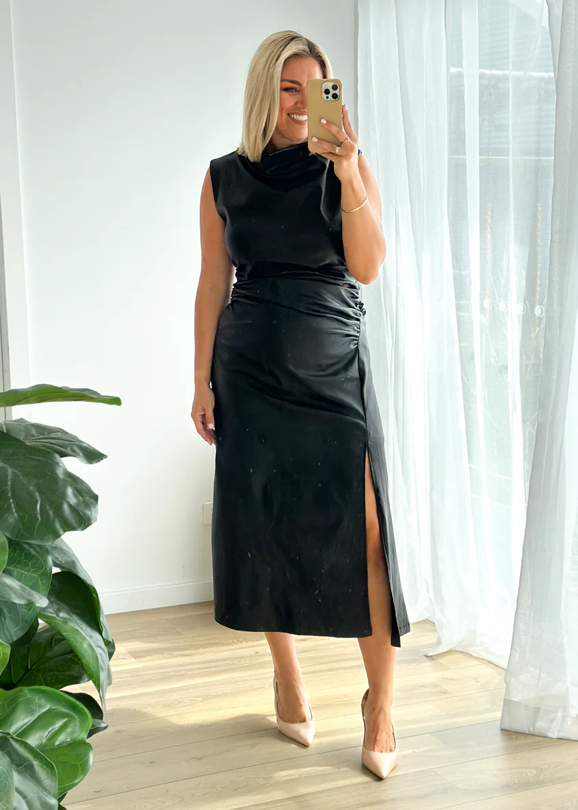 Romella Coated Midi Dress - Black - Honorern