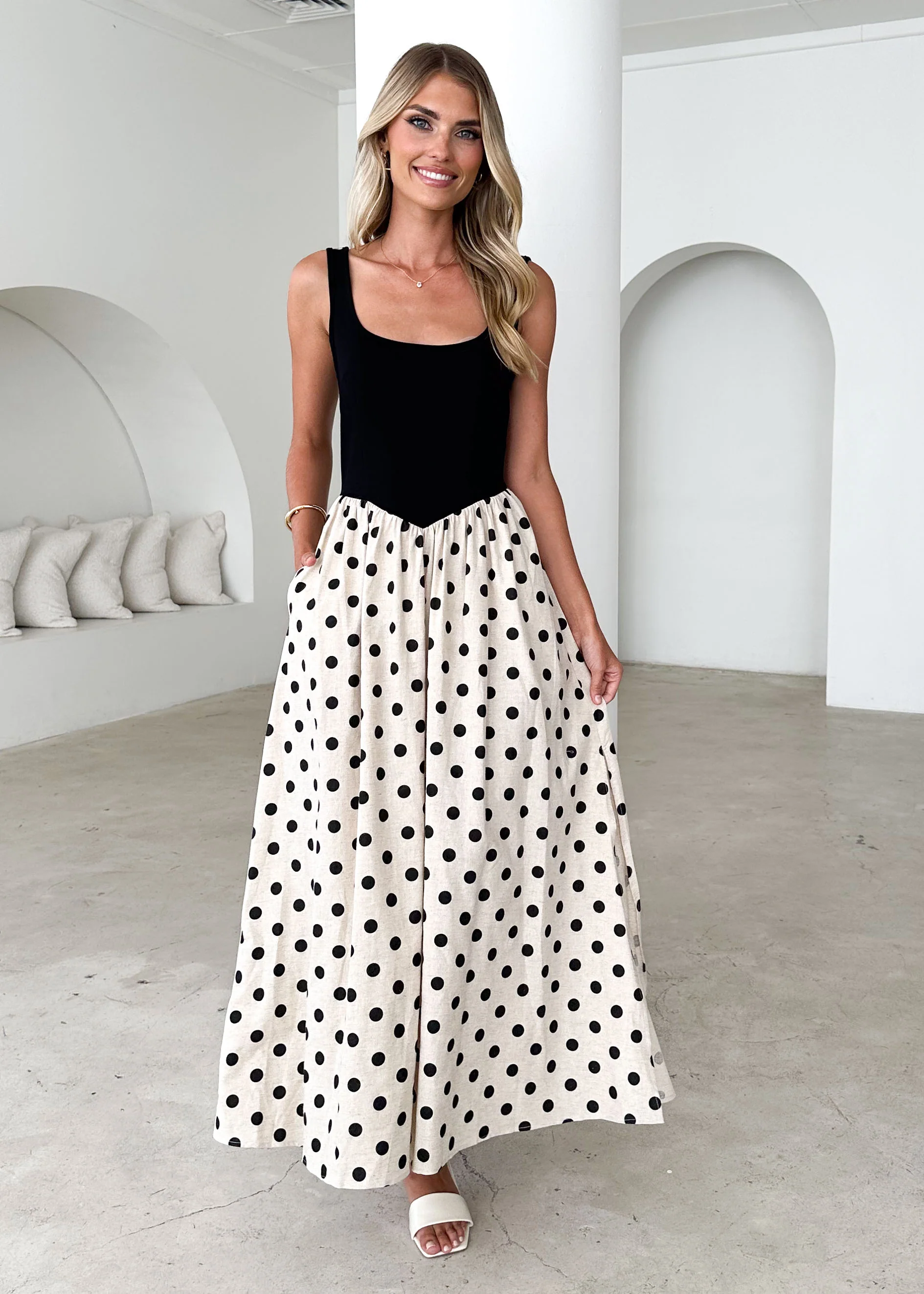 Natalie Maxi Dress - Black Polka - Honorern
