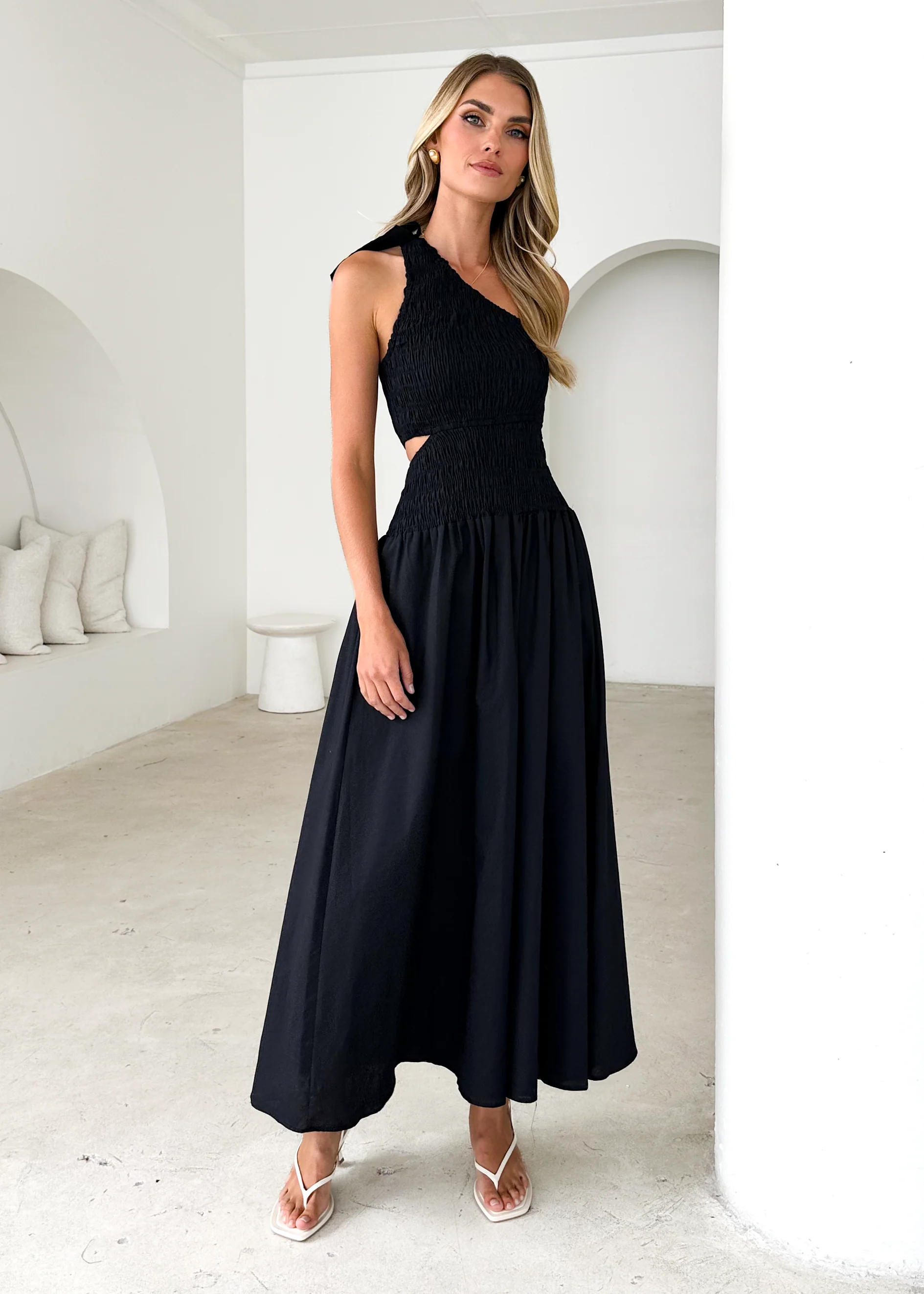 Villa One Shoulder Maxi Dress - Black - Honorern