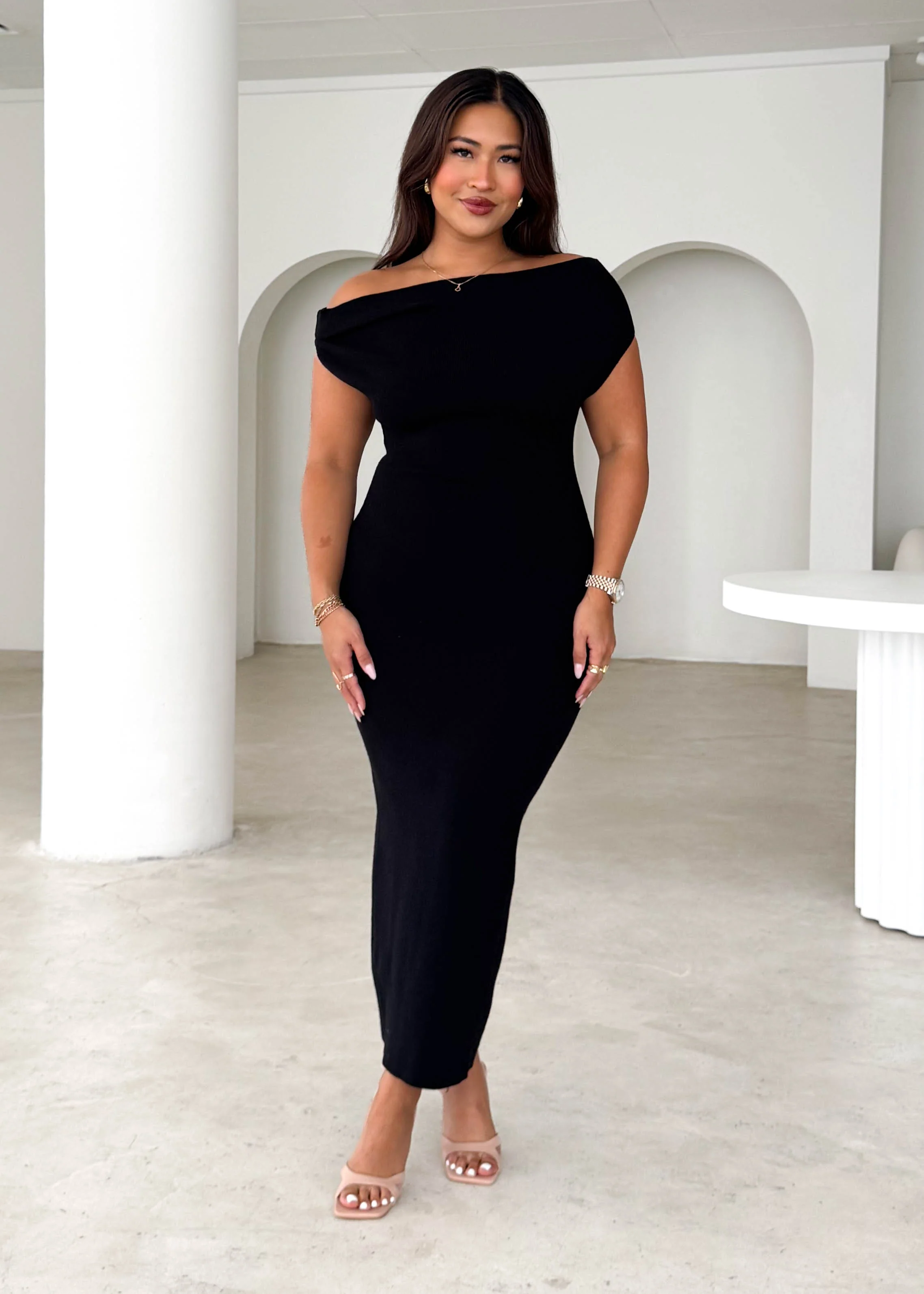 Serenade Knit Midi Dress - Black - Honorern