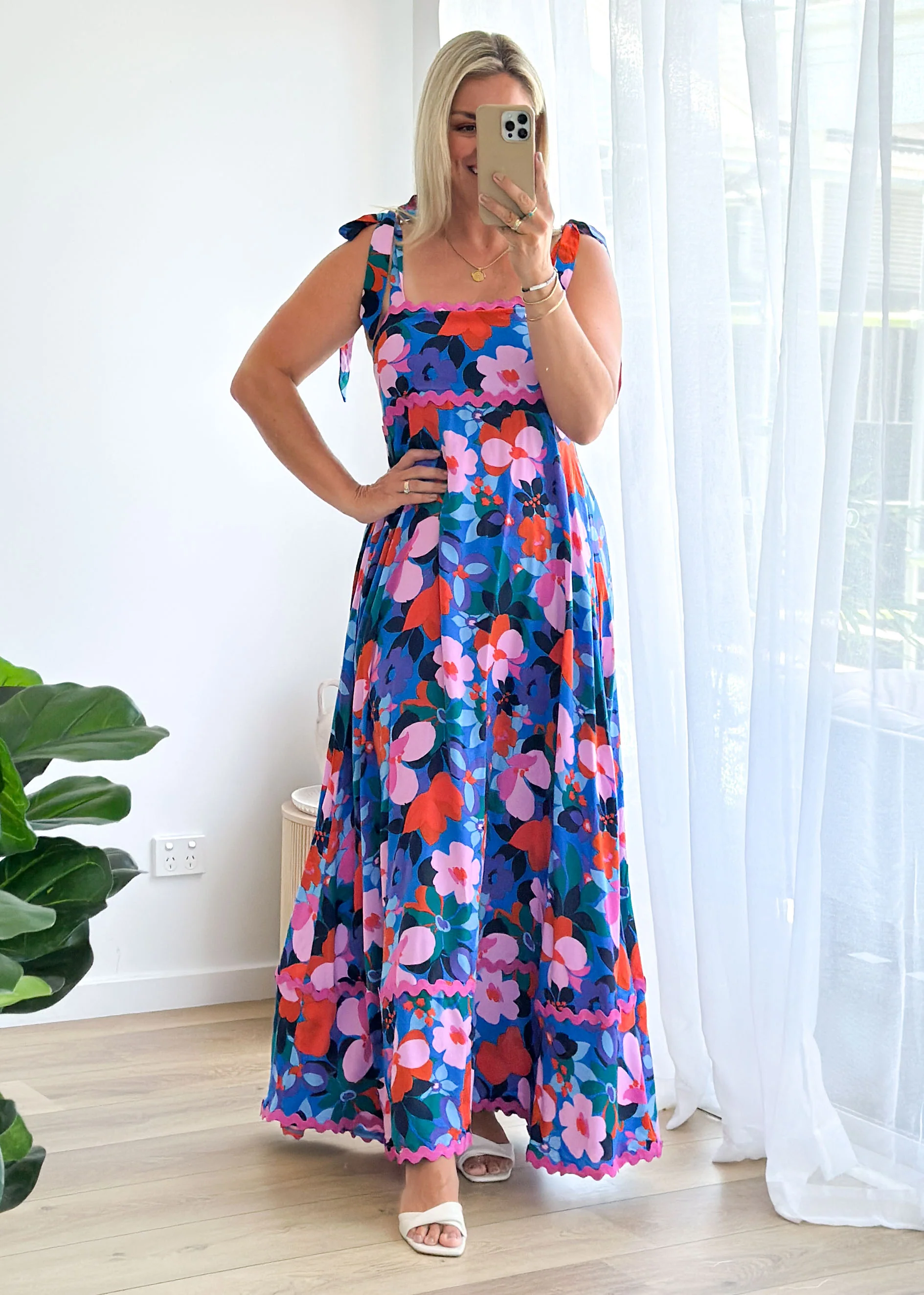 Riri Maxi Dress - Blue Floral - Honorern