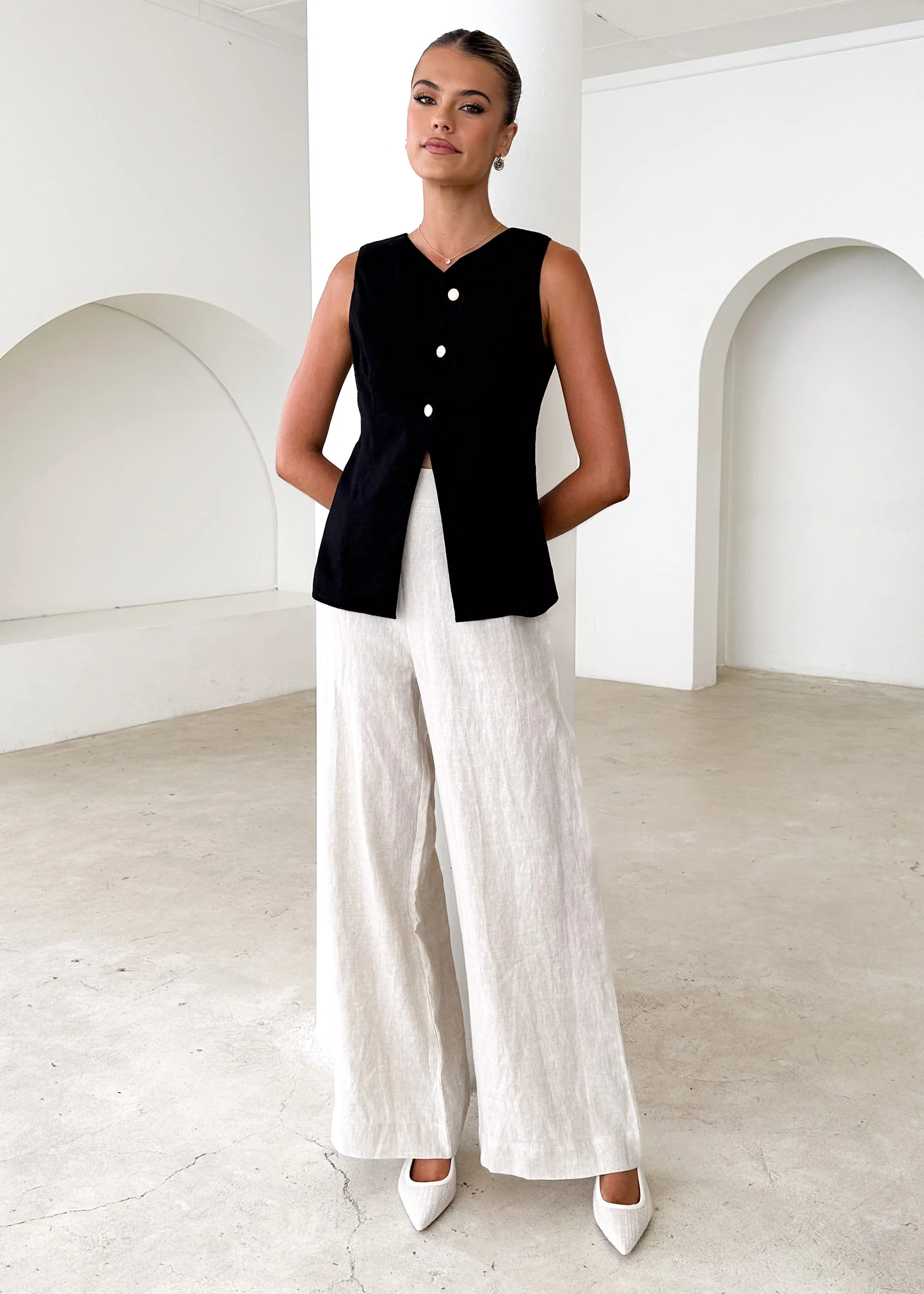 Jolie Vest Top - Black - Honorern